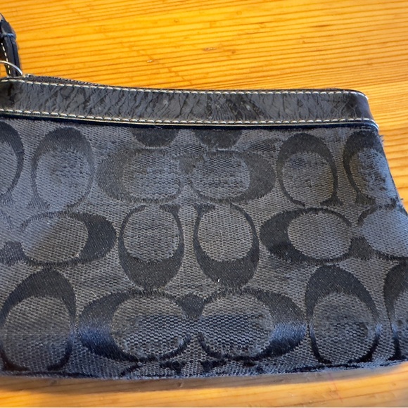 Coach wristlet - Picture 4 of 10